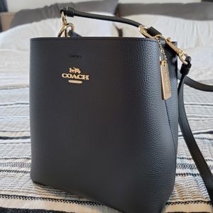 Authentic COACH  small town bucket bag